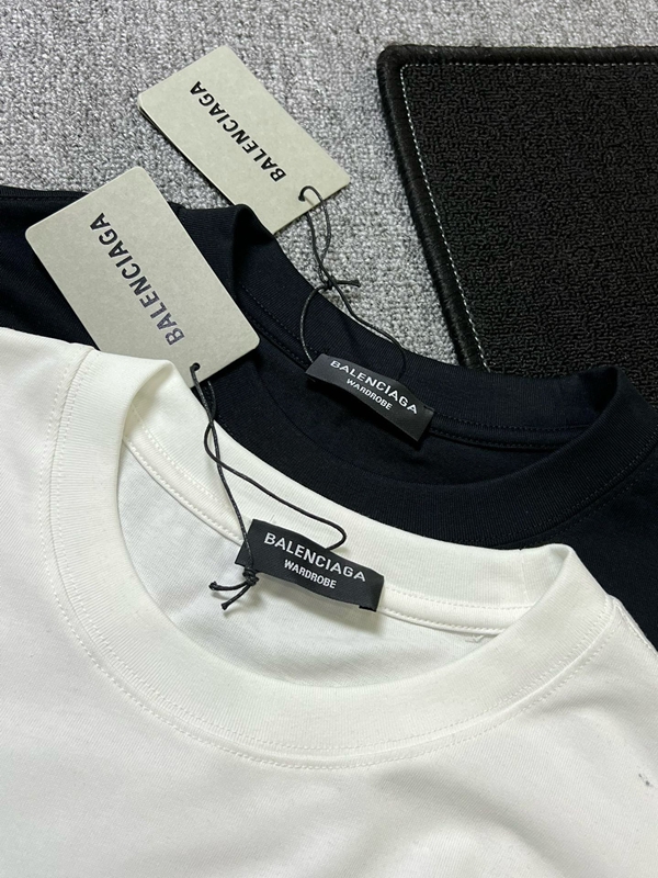 ブランドTシャツ角部分ディテール